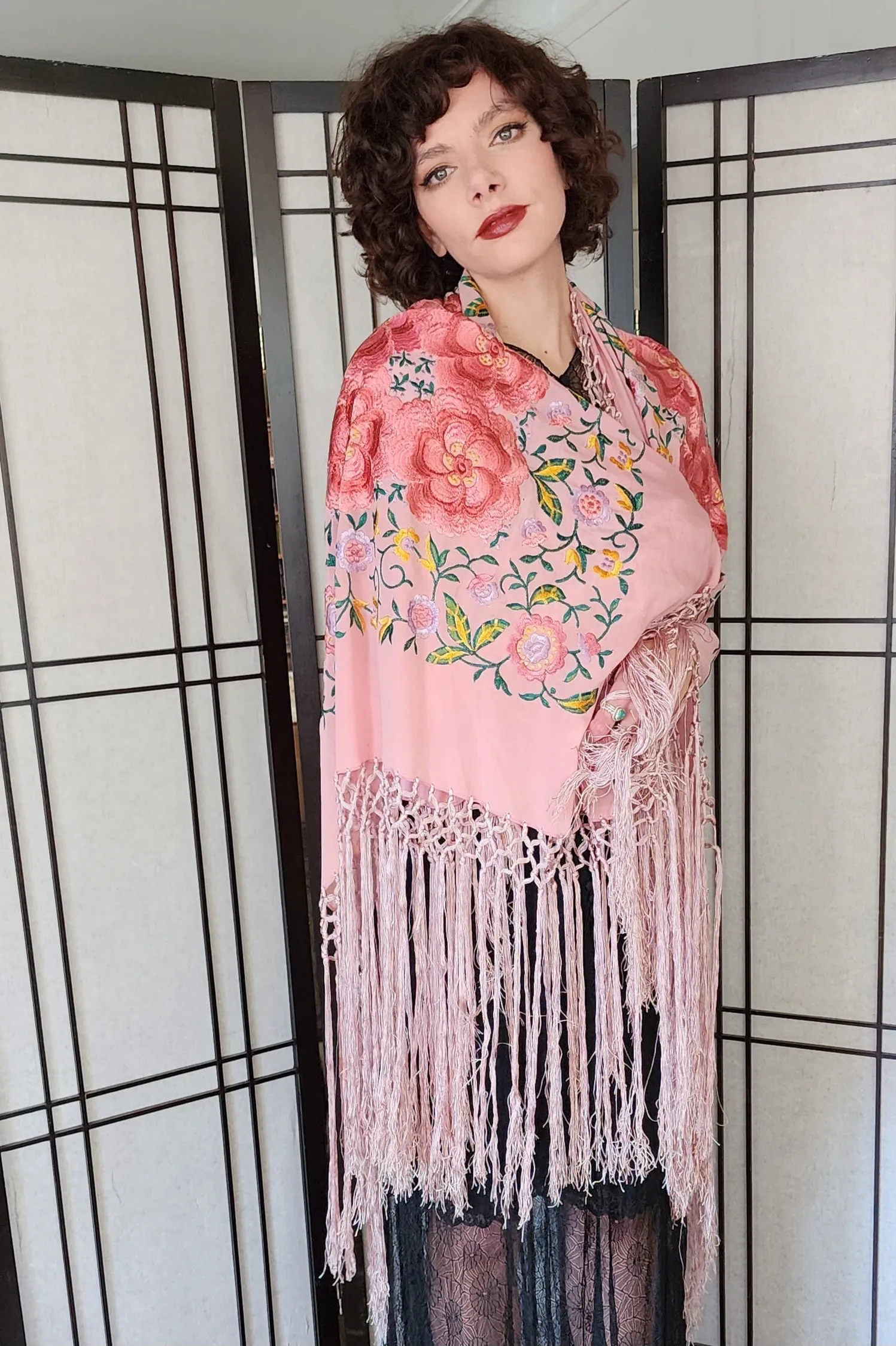 1920s Embroidered Pink Piano Shawl Handknot Border Fringe