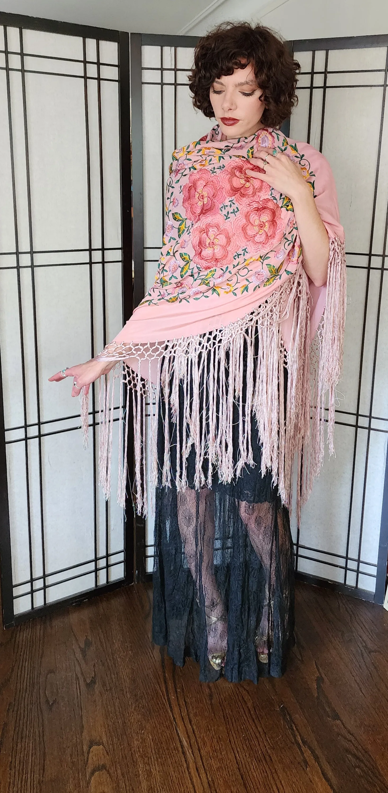 1920s Embroidered Pink Piano Shawl Handknot Border Fringe