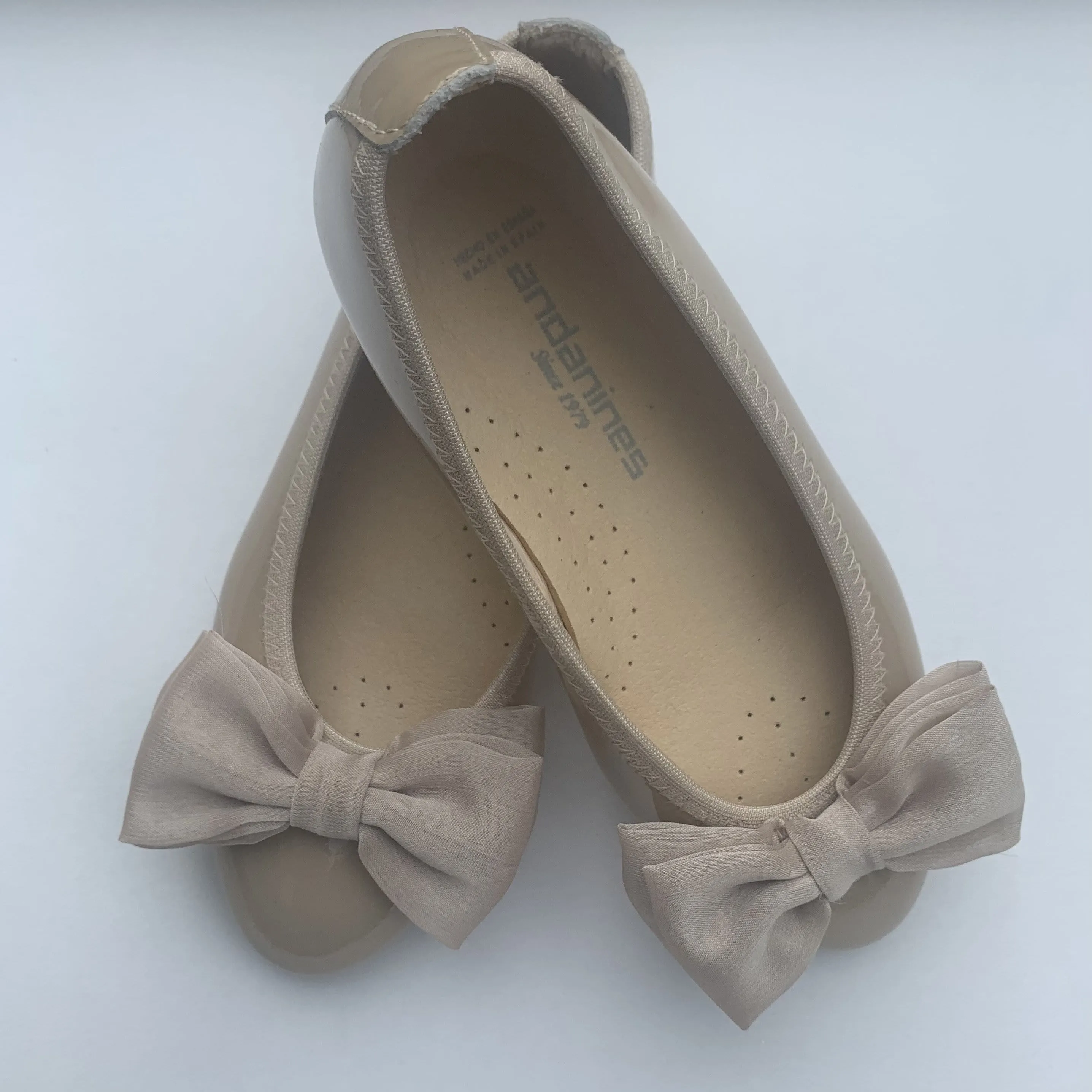 ANDANNINES - Dolly Bow Shoe - Camel