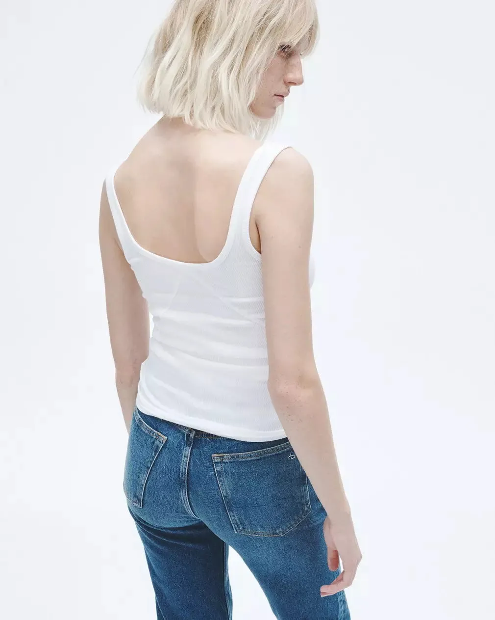 ESSENTIAL RIB SCOOP NECK TANK IN WHITE