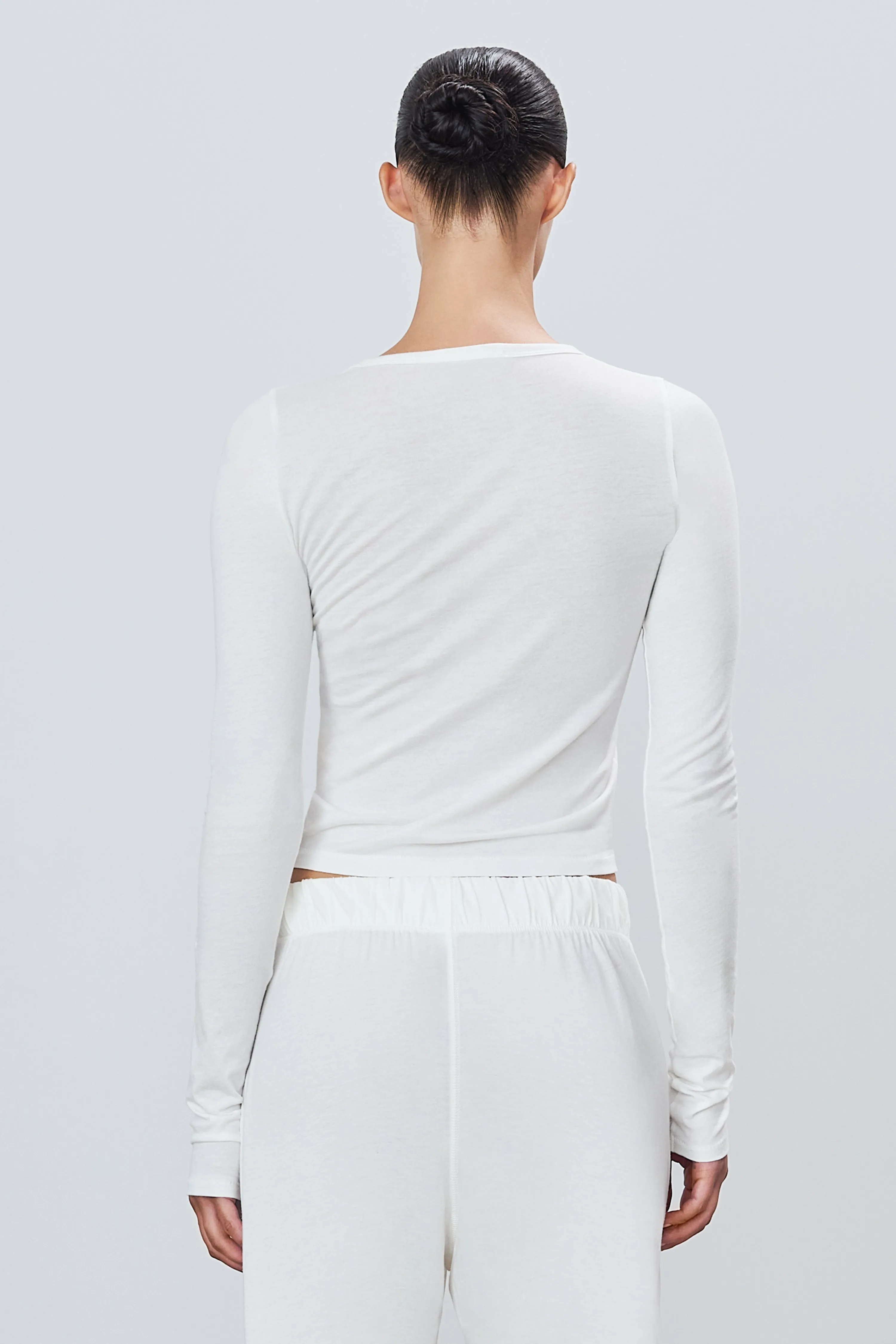 FITTED CREWNECK LONG SLEEVE T-SHIRT