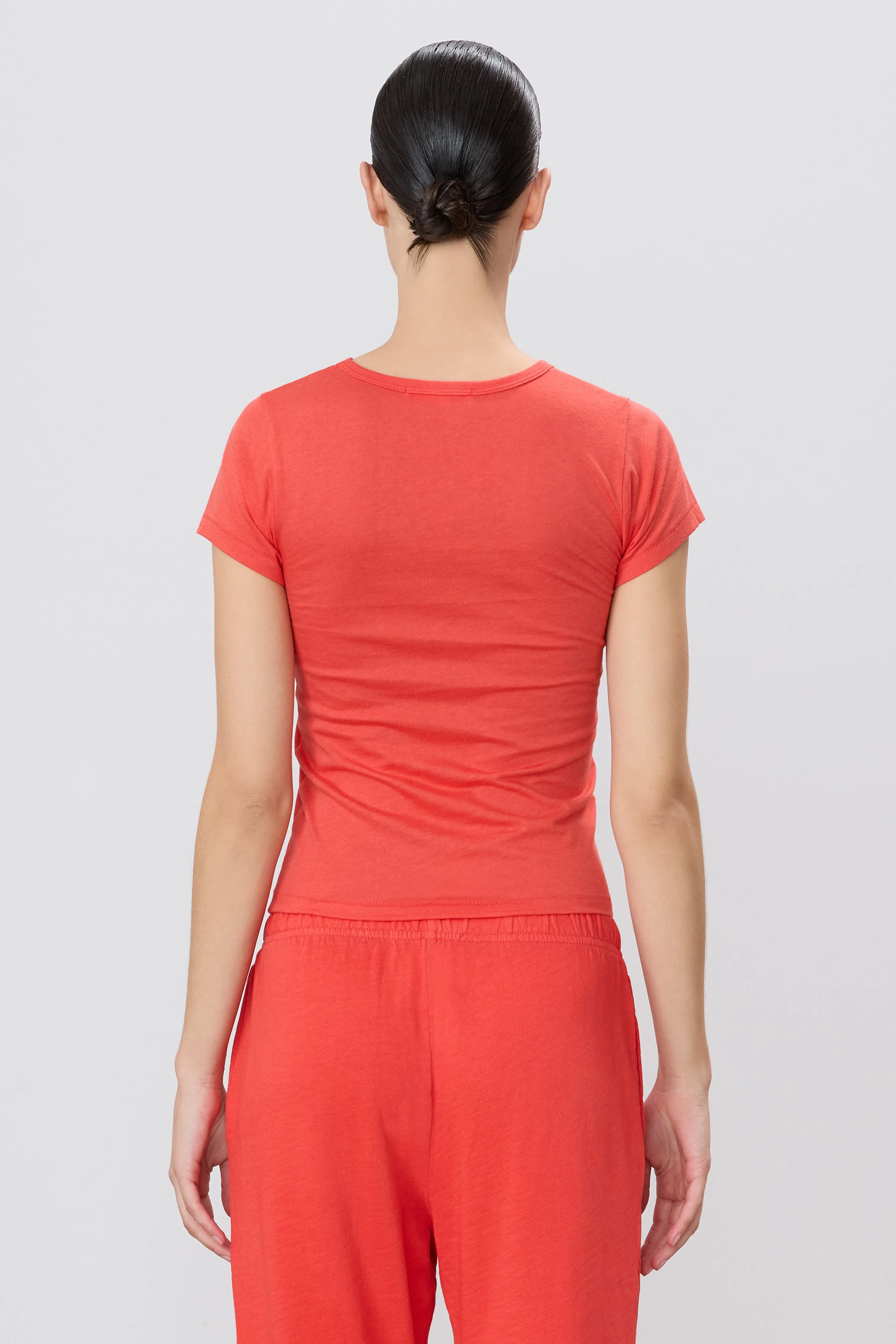 FITTED CREWNECK SHORT SLEEVE T-SHIRT