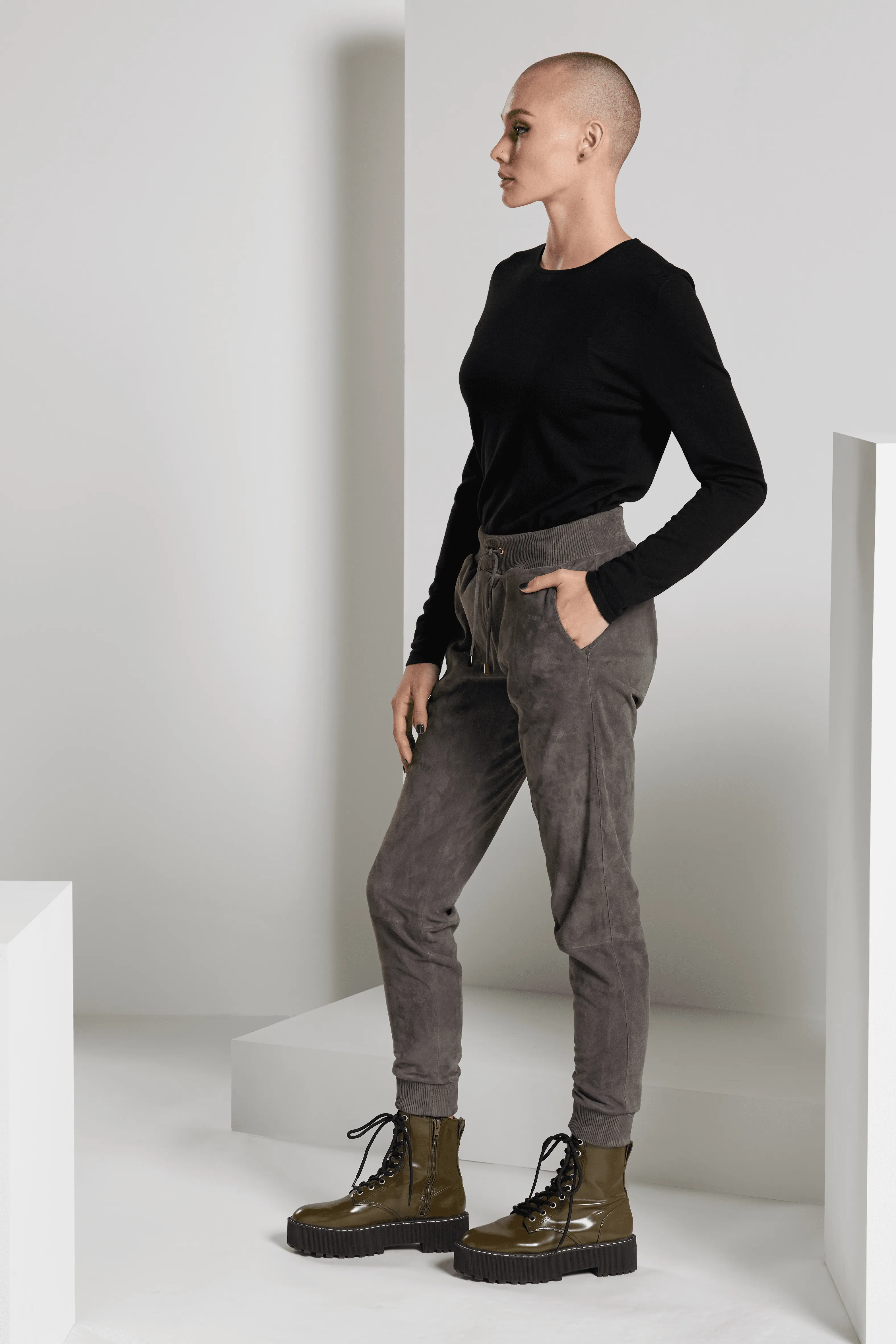 Flyer Suede Jogger