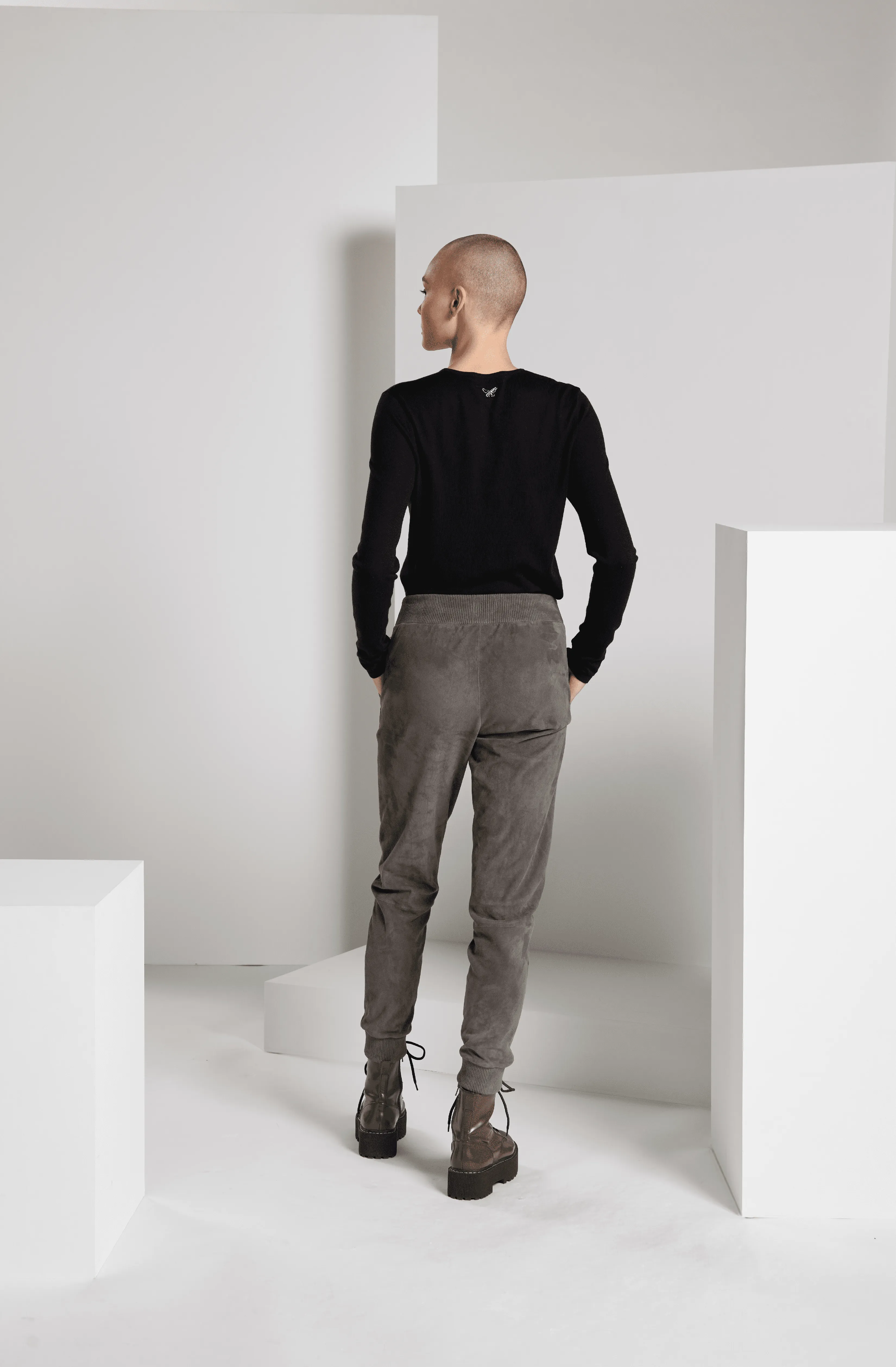 Flyer Suede Jogger