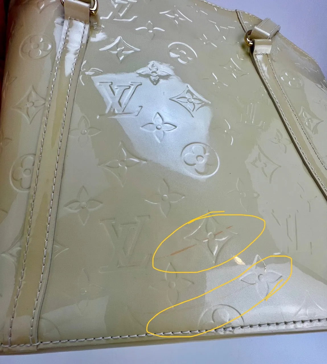 LOUIS VUITTON Monogram White Cream Vernis Avalon MM Tote Hand Shoulder Bag