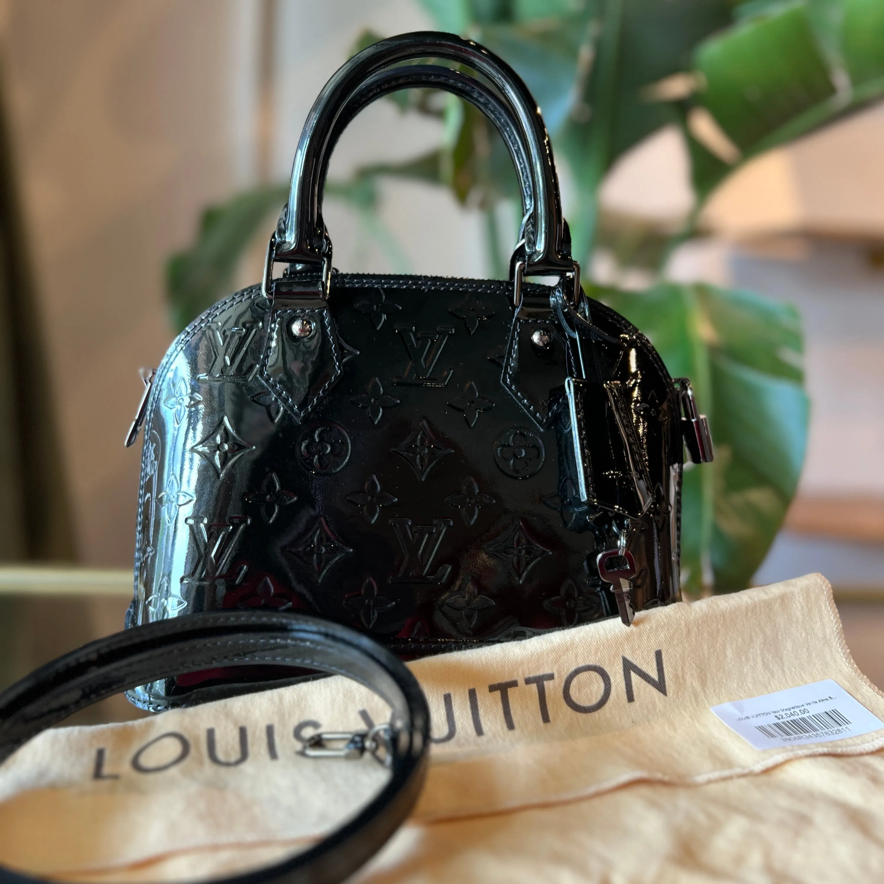 LOUIS VUITTON Noir Magnetique Vernis Alma BB Handbag