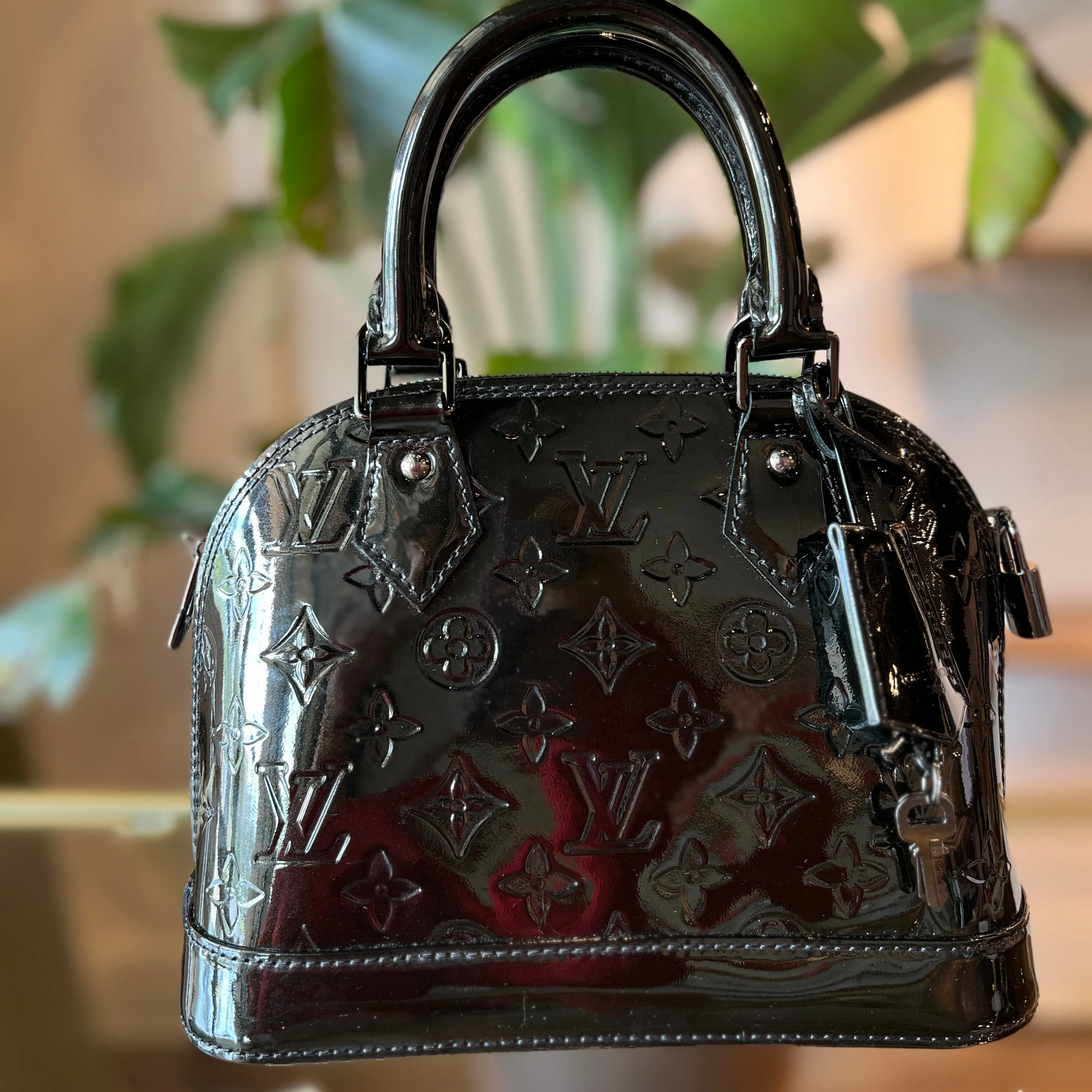 LOUIS VUITTON Noir Magnetique Vernis Alma BB Handbag