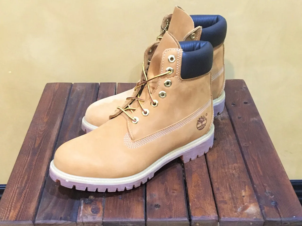 TB010061 Timberland 6 Inch Premium Boots Wheat Nubuck