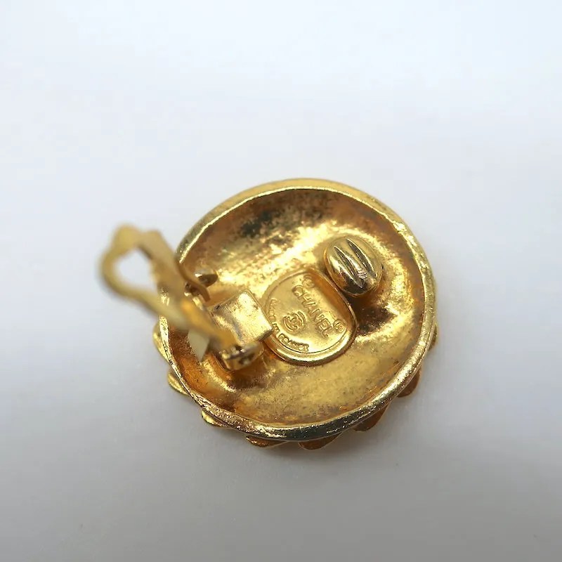 Vintage Chanel 1970s Madame Coco Chain Round Clip-On Earrings Gold