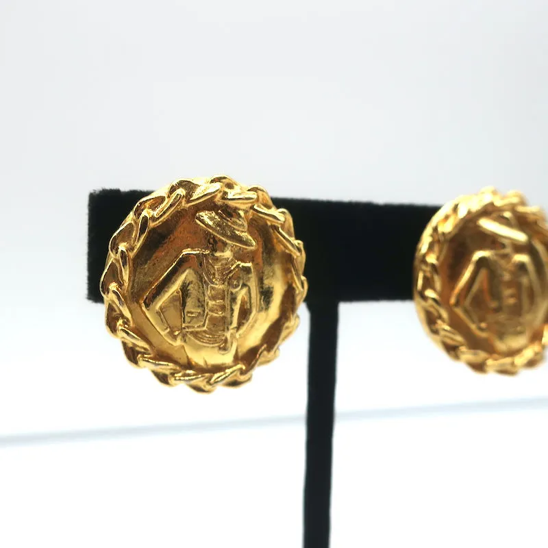 Vintage Chanel 1970s Madame Coco Chain Round Clip-On Earrings Gold